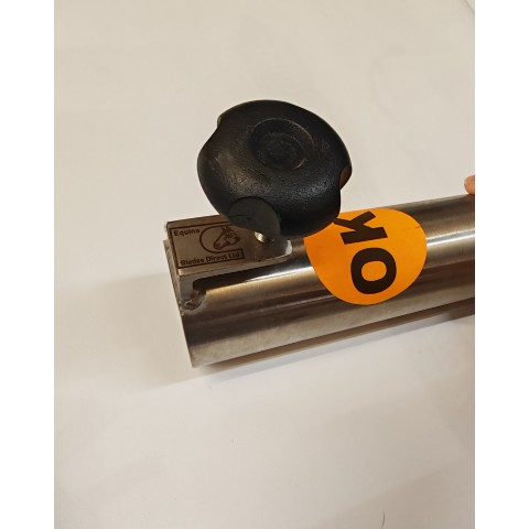 Surgical steel blade saver